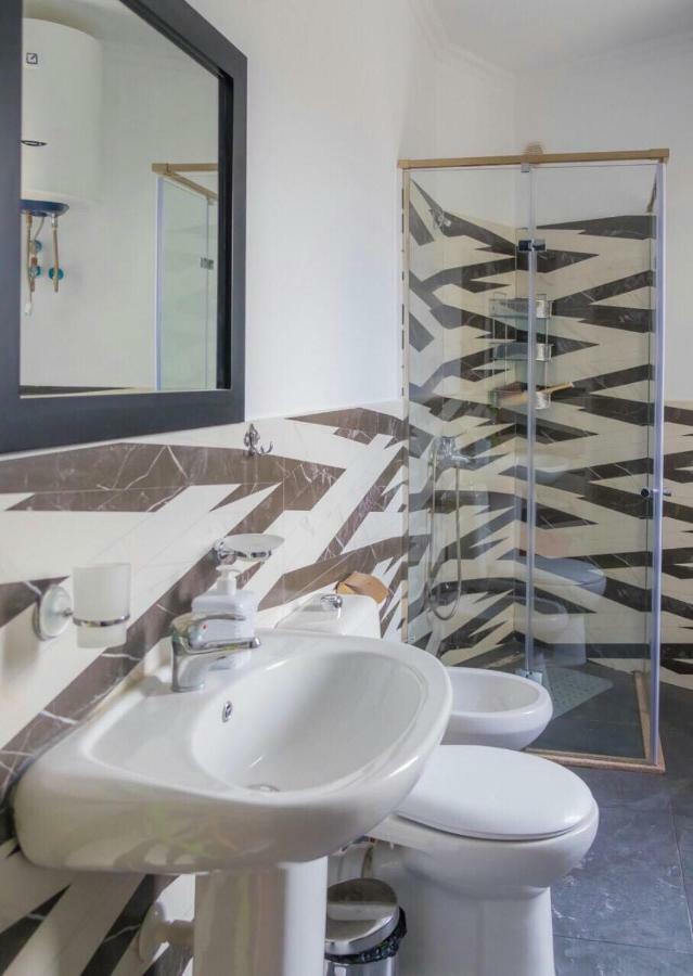 Modern Furnished Apartment With View Tiranë Luaran gambar